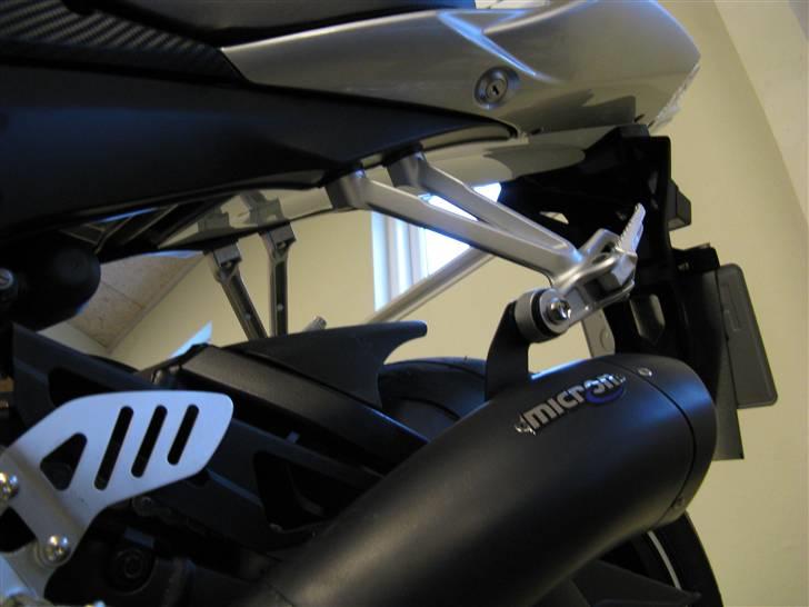 Suzuki GSX-R1000 k8 - Micron moto GP slip on billede 8