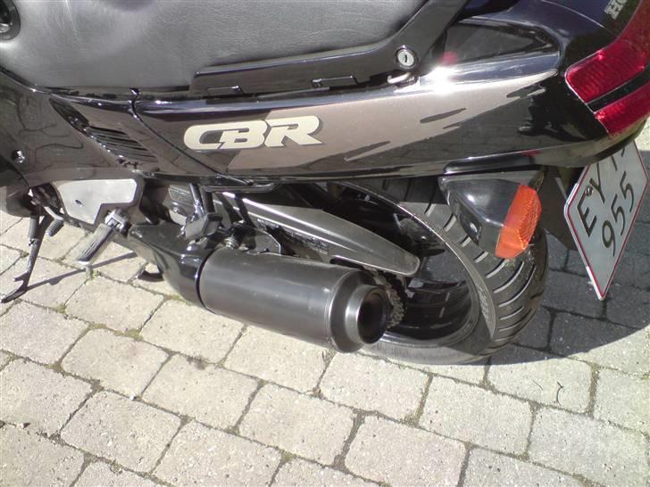 Honda cbr1000 sc 24 billede 2