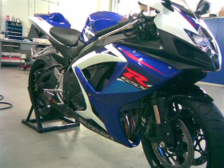 Suzuki GSXR 750 --> SOLGT <-- billede 3