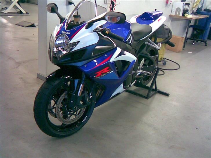 Suzuki GSXR 750 --> SOLGT <-- billede 5
