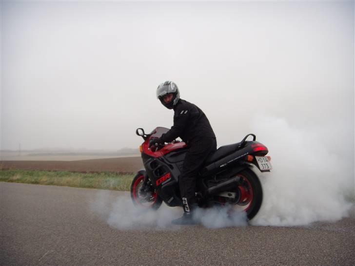 Honda cbr1000f billede 4