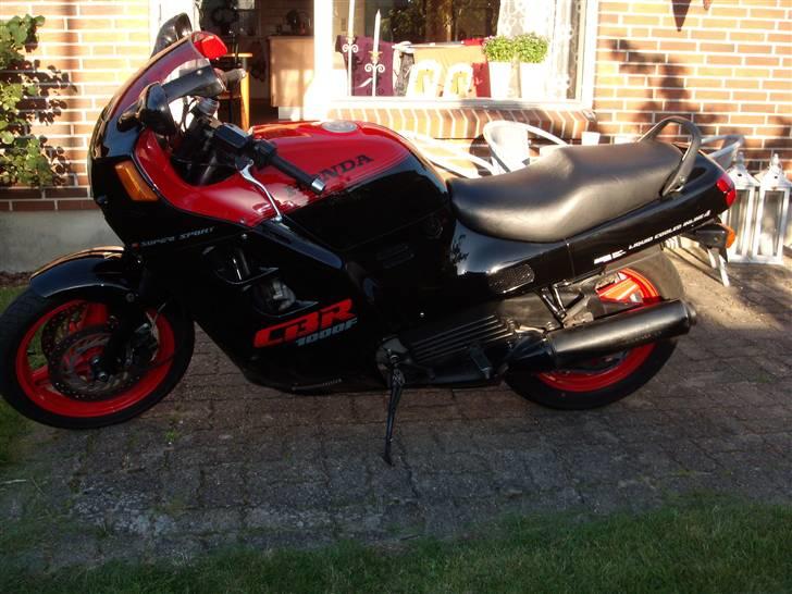 Honda cbr1000f billede 5