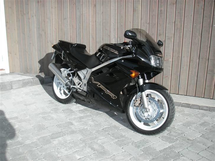 Honda VFR 750 ***SOLGT*** billede 4