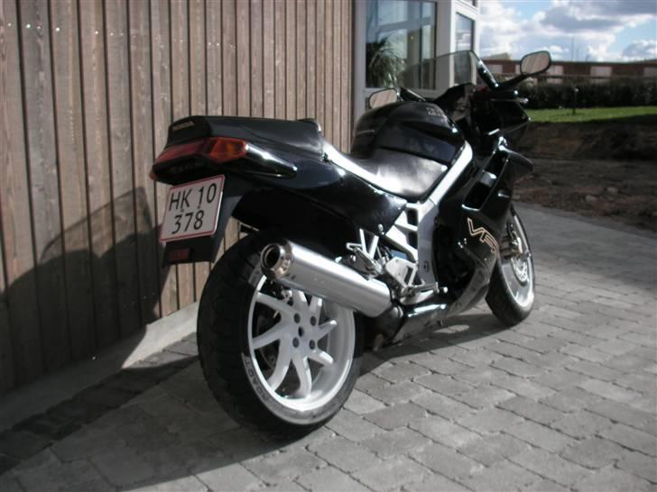 Honda VFR 750 ***SOLGT*** billede 5