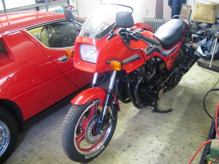 Kawasaki GPz1100 - Mange har spurgt til bilen i baggrunden - Det er en Maserati og er min kammerats billede 7