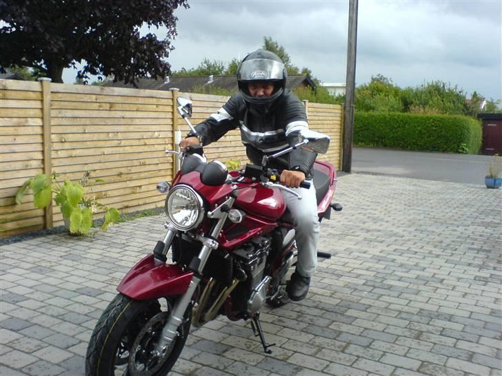 Suzuki GSF 1200 bandit "SOLGT" - Den første dag jeg hentede den..stolt....jeps. billede 20