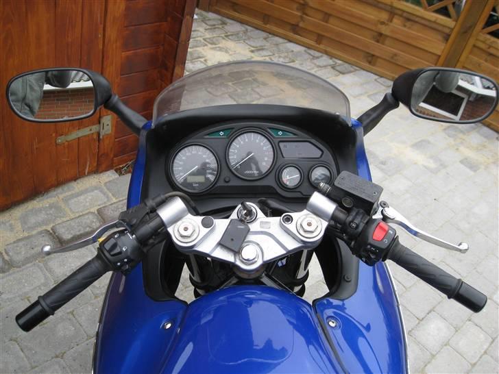 Suzuki GSX 600 F billede 3