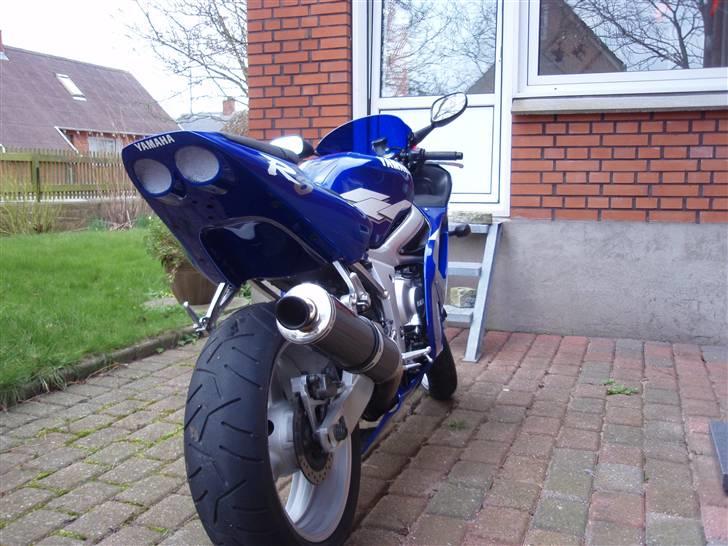 Yamaha YZF R6 - lige efter den nye bag ende var blevet lavet:-) billede 13