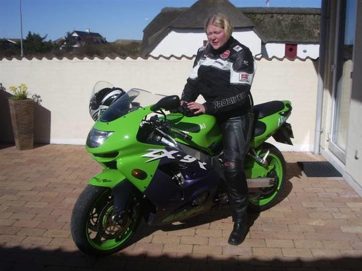 Kawasaki ZX9R *Flyttet fra hende* billede 15