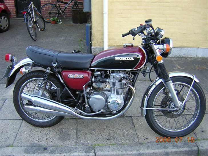 Honda CB 500 Four - Det har taget lang tid at pudse den, så den kunne skinne SÅ meget ;-) billede 6