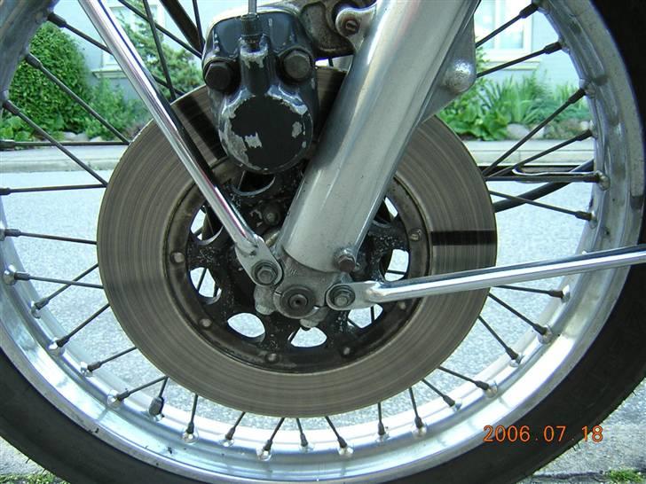 Honda CB 500 Four - back in the days, mente Honda at én bremseskive var nok. billede 8