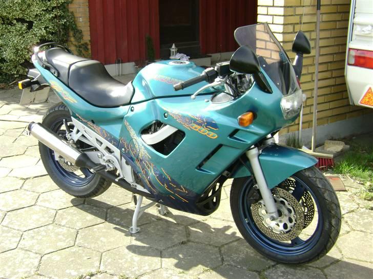Suzuki GSX 600F billede 1