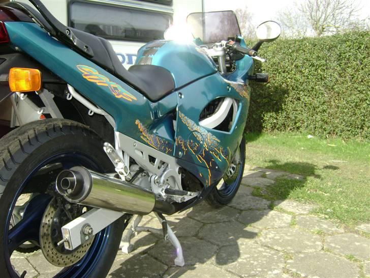 Suzuki GSX 600F billede 4
