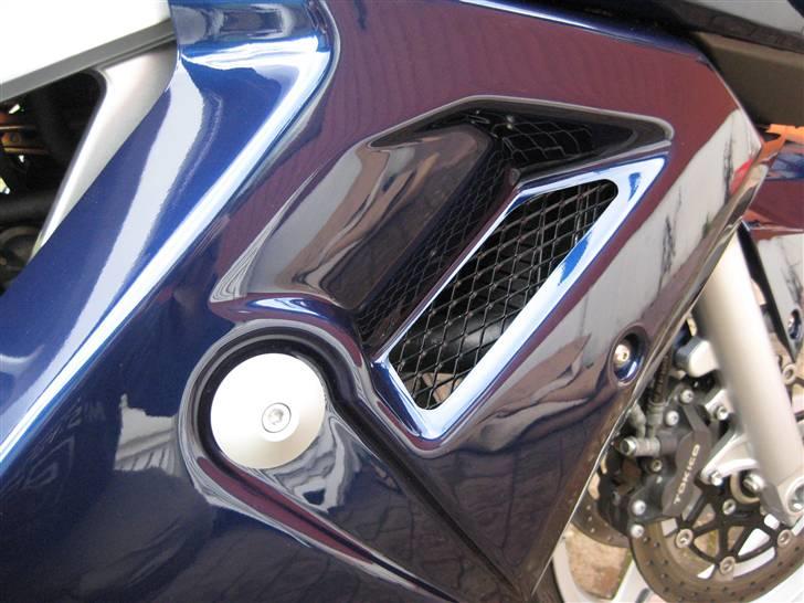 Suzuki SV1000s - net i underkåben billede 4