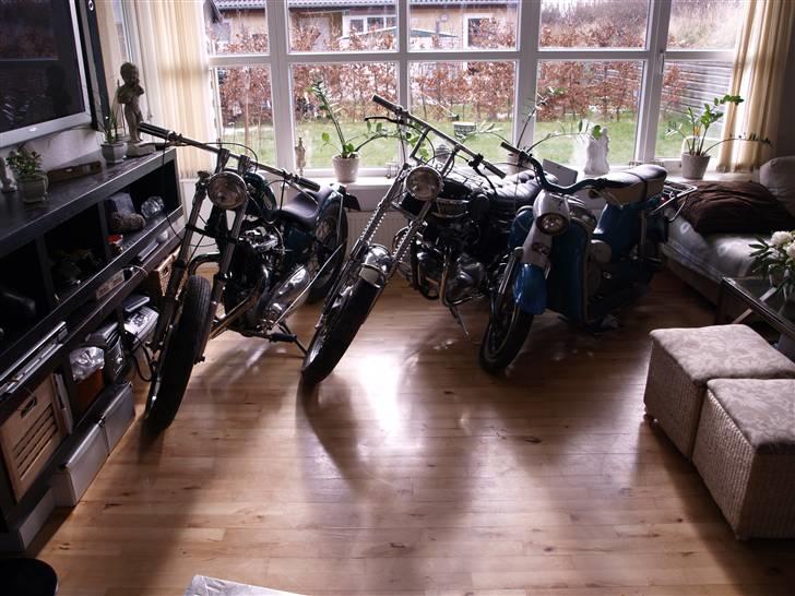 Triumph Tiger 100 - Så er der linet op i stuen.. billede 19