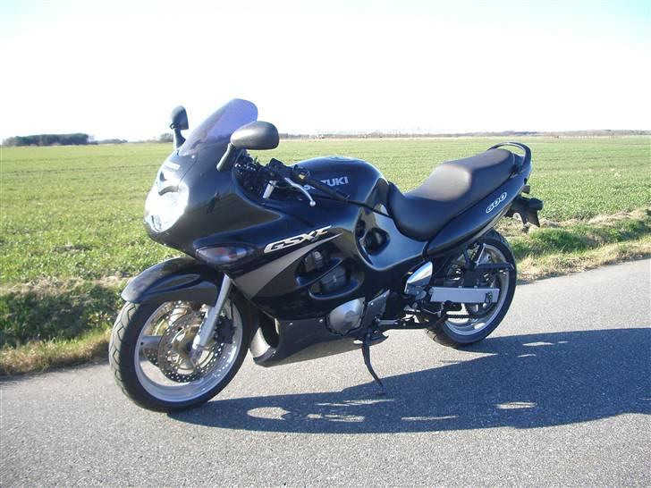 Suzuki GSX 600 F -SOLGT- billede 3
