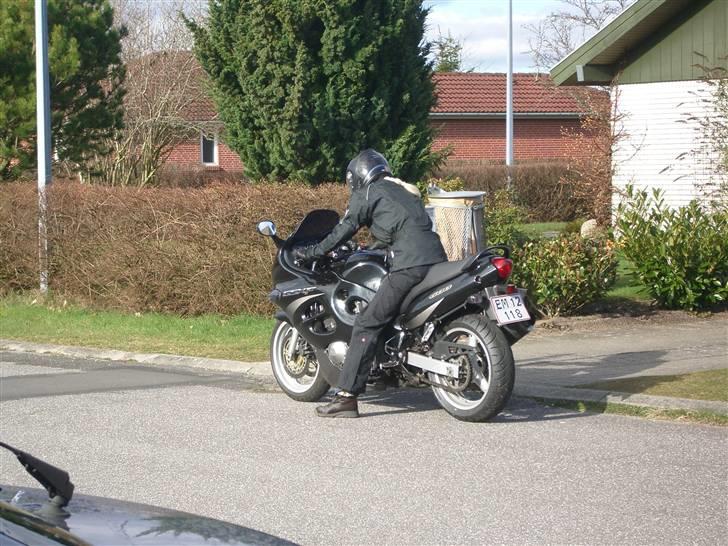 Suzuki GSX 600 F -SOLGT- billede 5