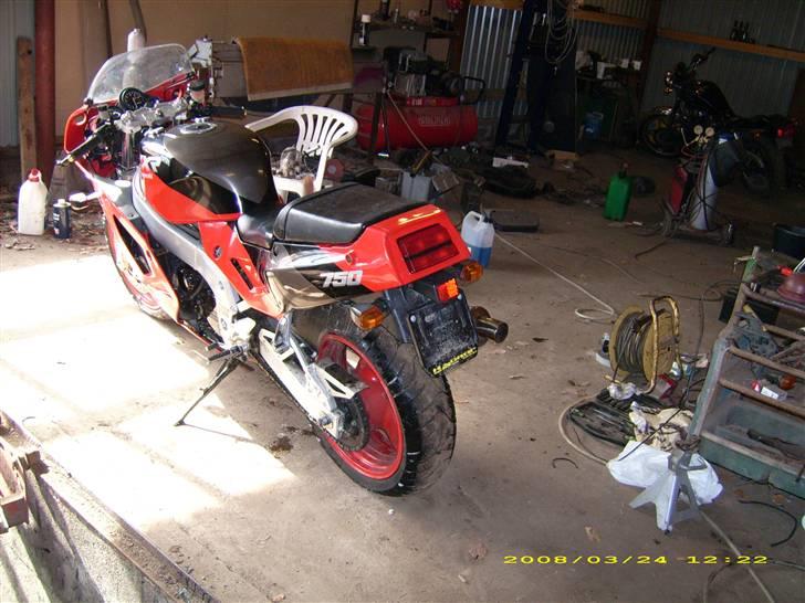 Kawasaki ZXR 750 H "Solgt" billede 2