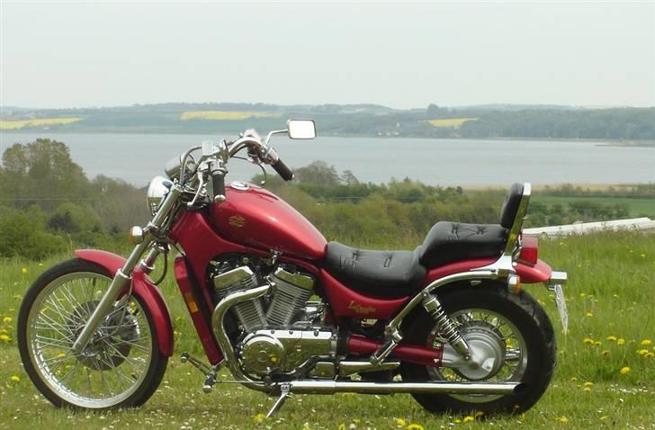 Suzuki Intruder VS800 (Solgt) billede 1