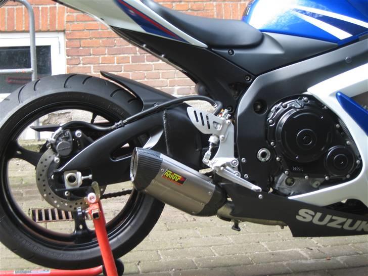 Suzuki GSX R 750 K7 billede 10