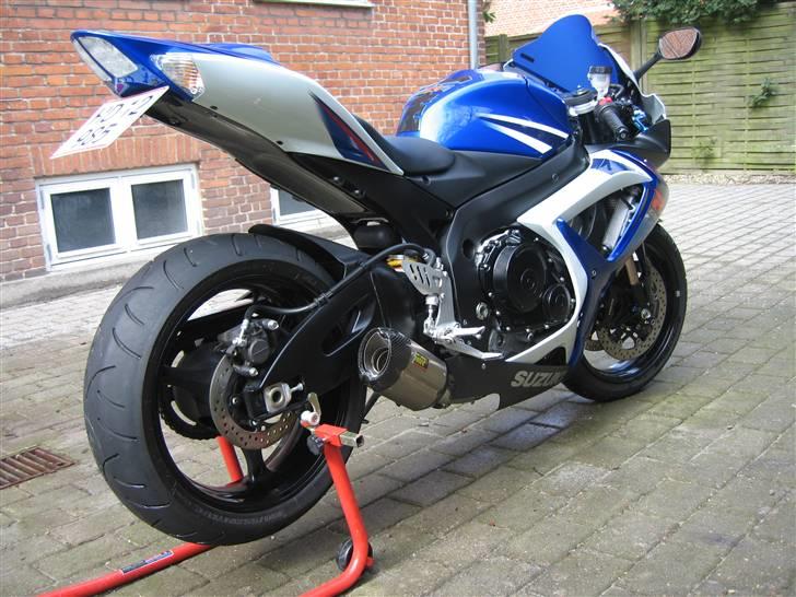 Suzuki GSX R 750 K7 billede 11