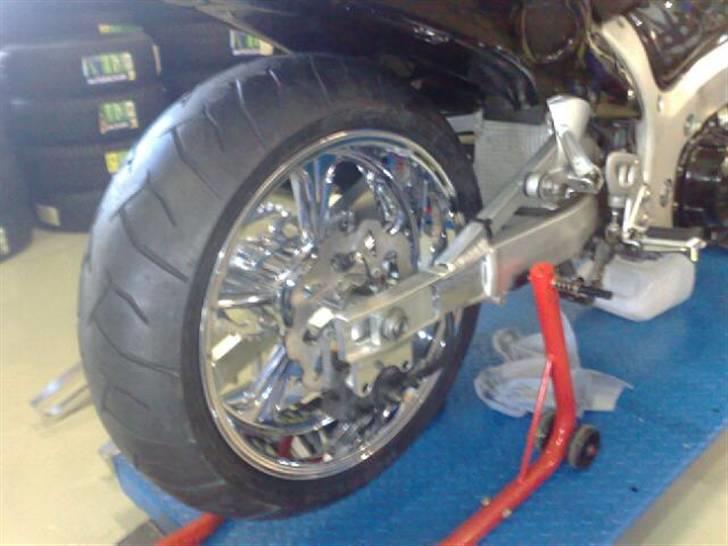 Suzuki Gsxr 1300 Hayabusa Turbo - Anden bagsvinger købt, men skal lige poleres inden montering... billede 18