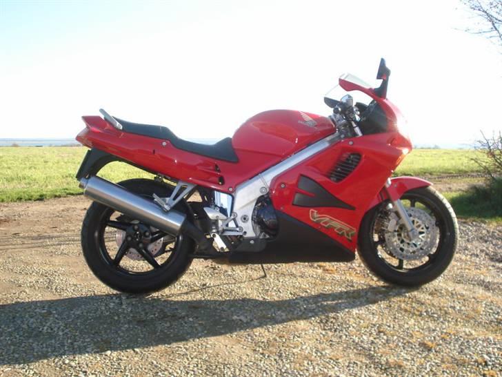 Honda VFR 750 RC36/2 - Ved mit barndomshjem i Thy billede 1