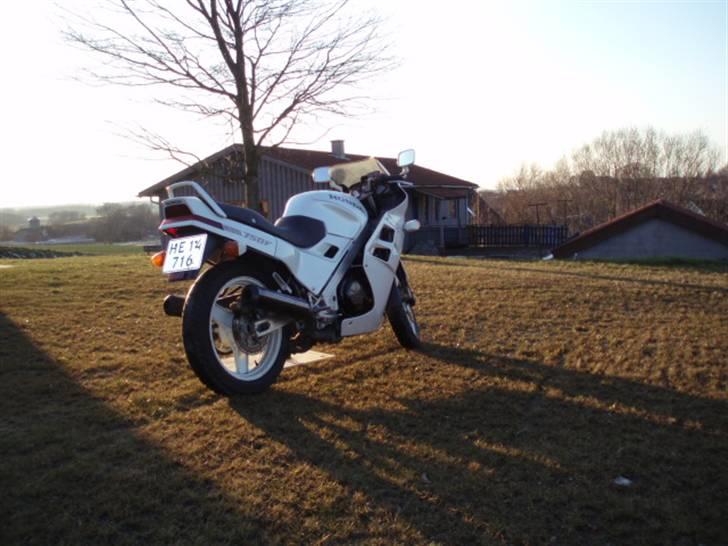 Honda VFR 750 F (SOLGT) billede 4