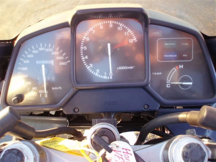 Honda VFR 750 F (SOLGT) billede 6