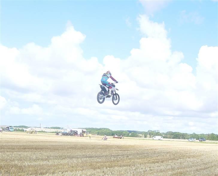 KTM SXF 250  - hvad er det man siger? :) - fedt at flyve, dumt at falde :D billede 9