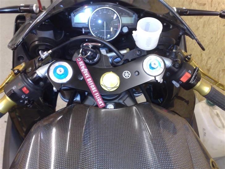 Yamaha YZF R1 billede 7