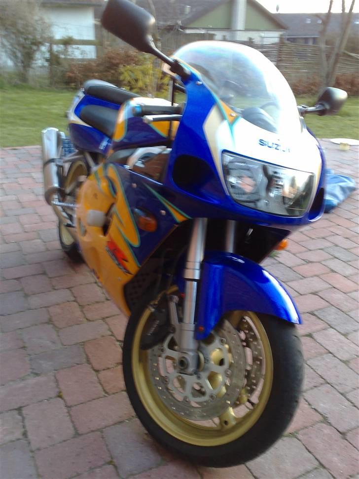 Suzuki gsx-r 750 corona solgt... billede 2