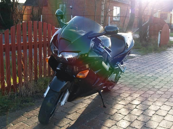 Honda VFR 800 RC46 Savnet.. - December 2007, hondaen blev bragt hertil fra sælgeren af :-) Der var længe til 1 Marts billede 1
