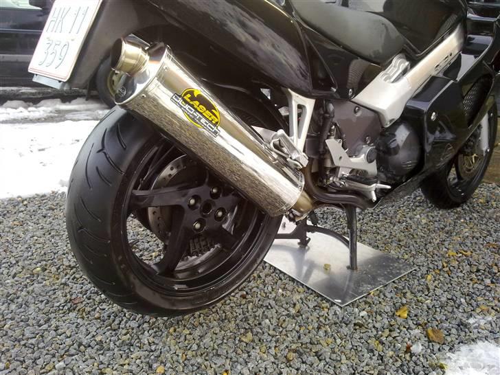 Honda VFR 800 RC46 Savnet.. - Nu med mere lyd.. og Hvilken lyd!! ;-) billede 2