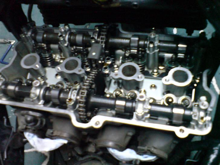 Suzuki GSX600F - knastkæde skiftet mangler bare at samle:D billede 12