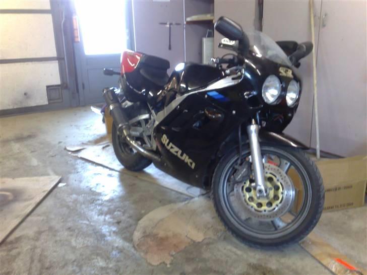 Suzuki gsxr 400 GK73 billede 2