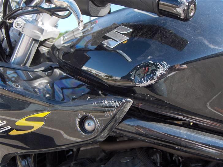 Suzuki GSF 650 S - Ny tank... Plus alt det andet. Lige knap 25K. Thank God for Insurance... billede 5