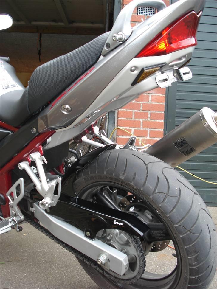 Suzuki GSF 650 Bandit  R.I.P - Banditten stritter lidt med "røven". Er gjort 5 mm kortere på kødbenene. billede 11