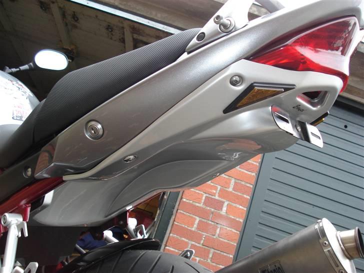 Suzuki GSF 650 Bandit  R.I.P - Den nye undertray. Desværre skal den dækkes af den grimme nummerplade..:-( billede 12