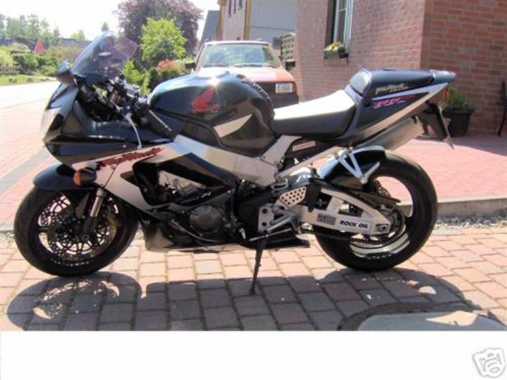 Honda CBR 900 RR billede 1