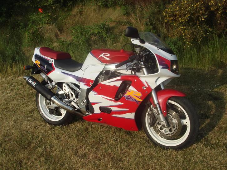 Suzuki GSXR 750 UNDER OMBYGNING billede 1