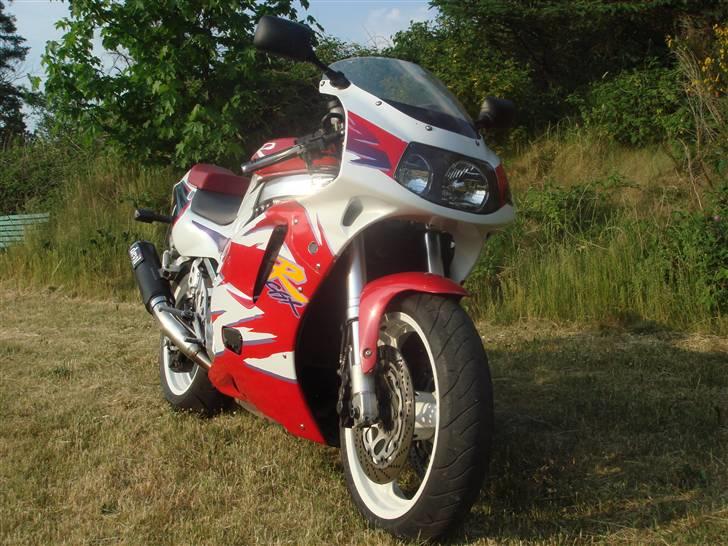 Suzuki GSXR 750 UNDER OMBYGNING billede 3