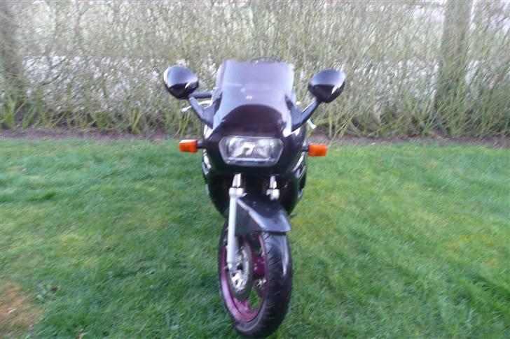 Suzuki GSX 600F billede 2