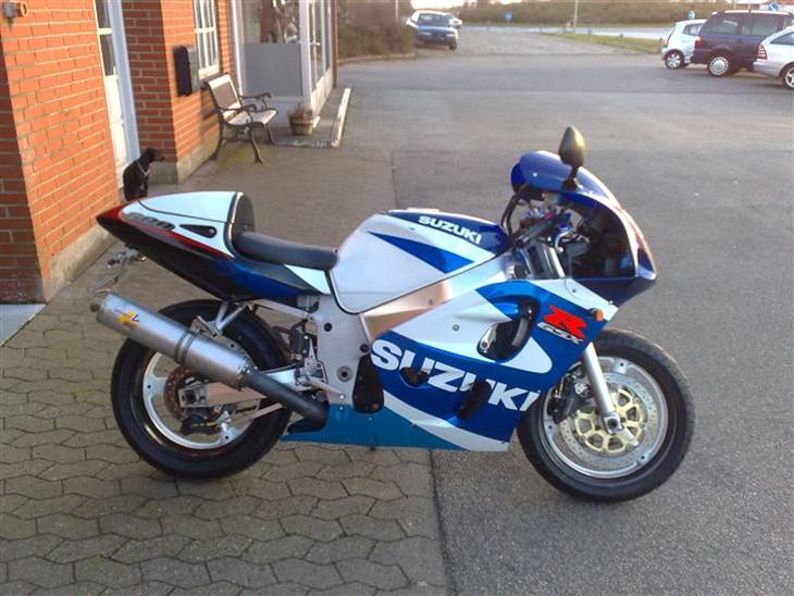 Suzuki gsxr 600 srad