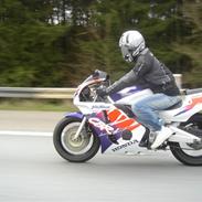 Honda CBR 400 RR >solgt< -