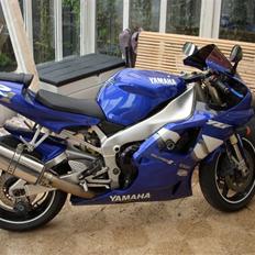 Yamaha yzf 1000 R1