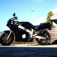 Yamaha Fzr 600 solgt