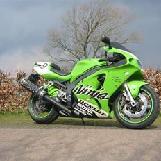 Kawasaki ZX7R Cup Edition