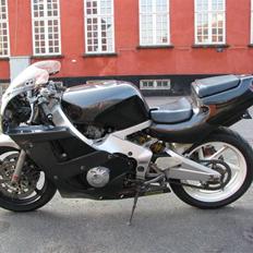 Honda CBR 400RR "SOLGT"