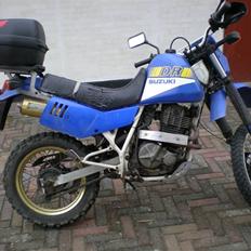 Suzuki DR 500 s